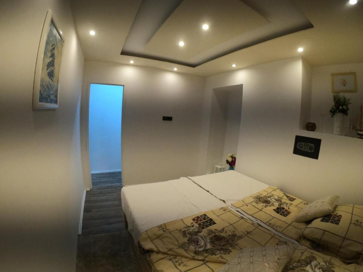 Apartmani Majetic Omišalj Eksteriør bilde