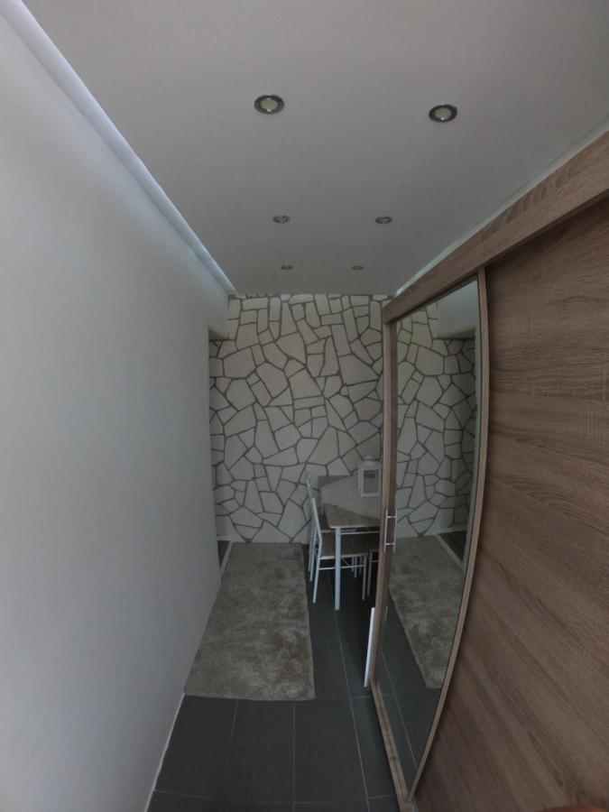 Apartmani Majetic Omišalj Eksteriør bilde