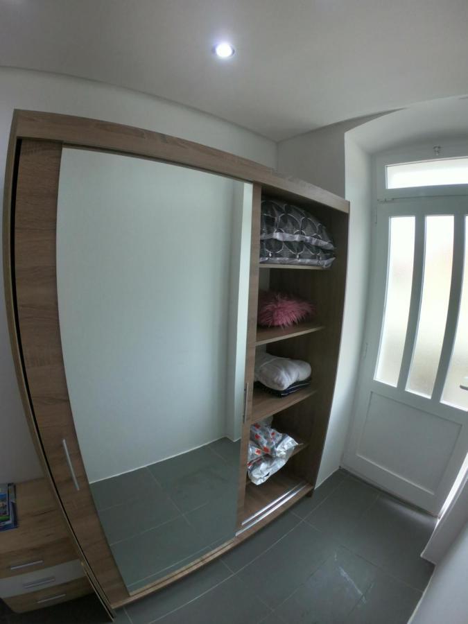 Apartmani Majetic Omišalj Eksteriør bilde