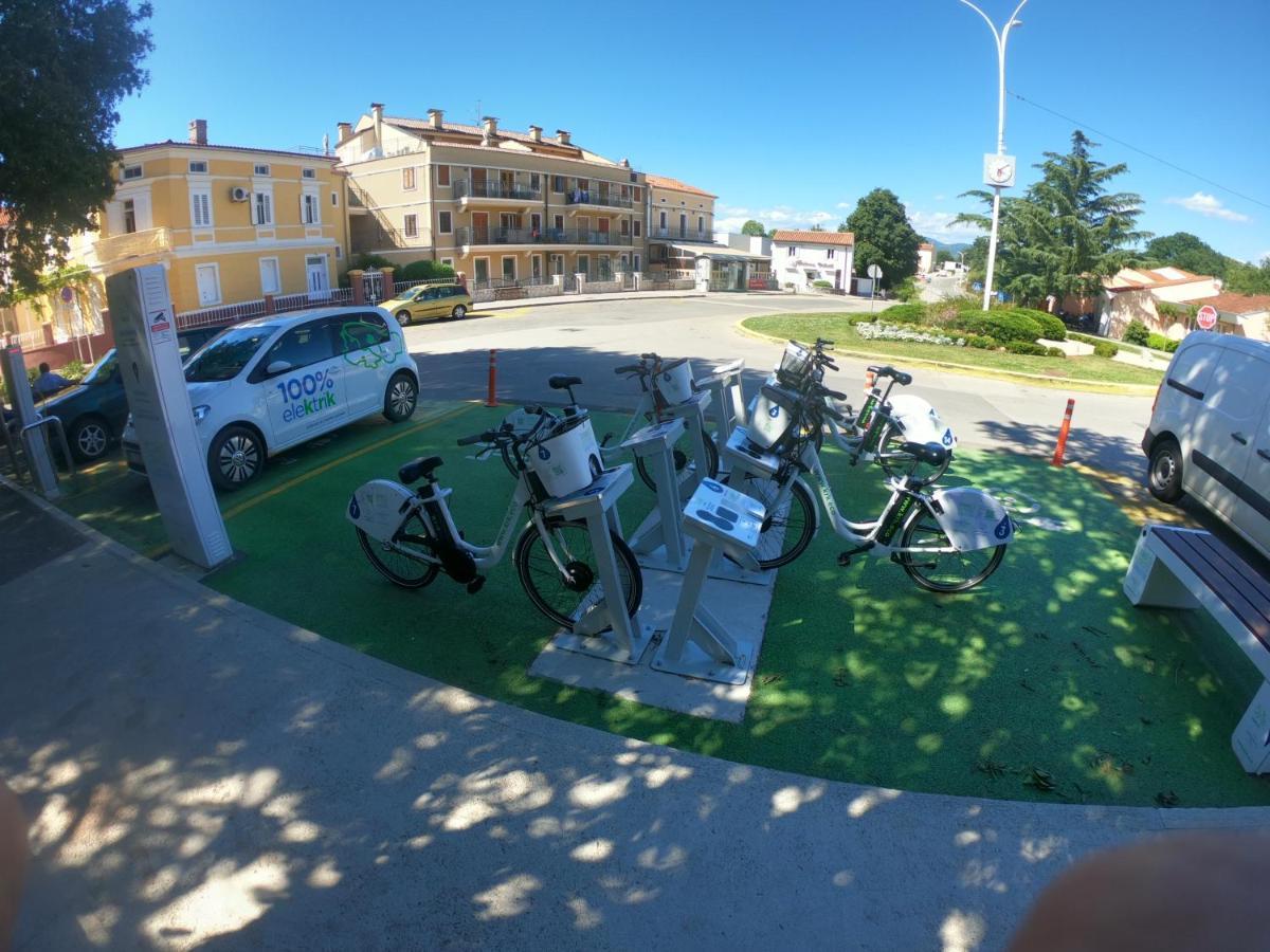Apartmani Majetic Omišalj Eksteriør bilde