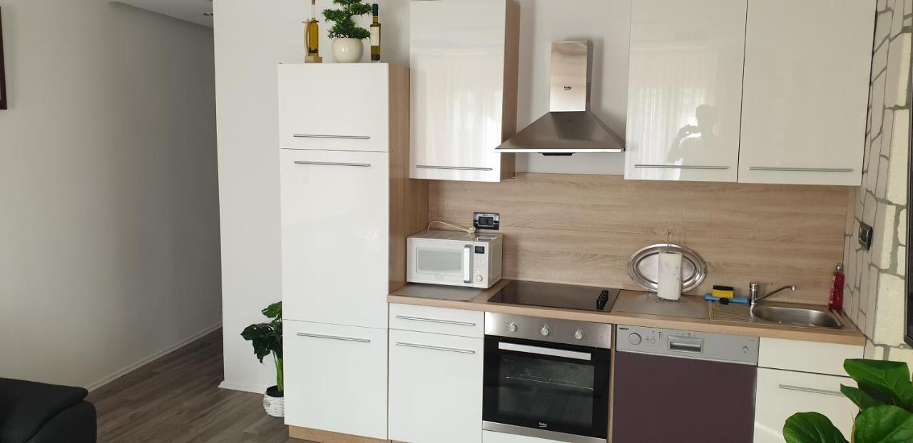 Apartmani Majetic Omišalj Eksteriør bilde