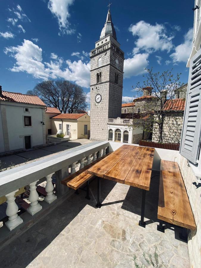 Apartmani Majetic Omišalj Eksteriør bilde