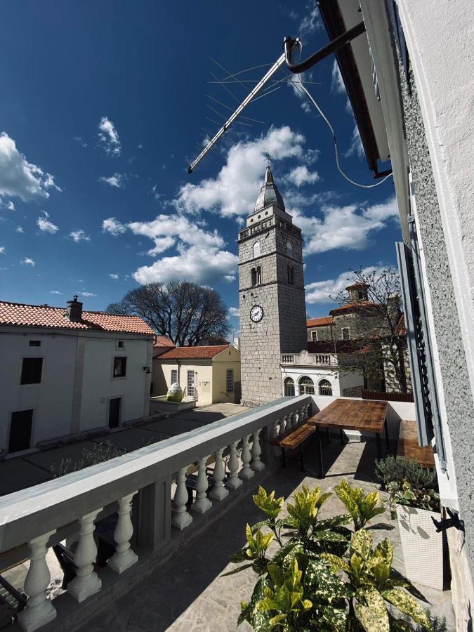 Apartmani Majetic Omišalj Eksteriør bilde